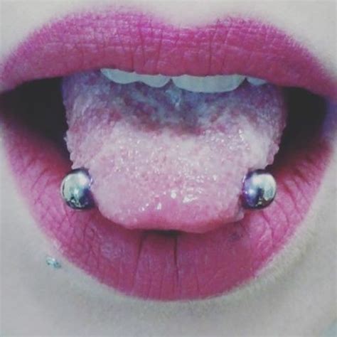 Snake Eyes Piercing [50 Ideas]: Pain Level, Healing。